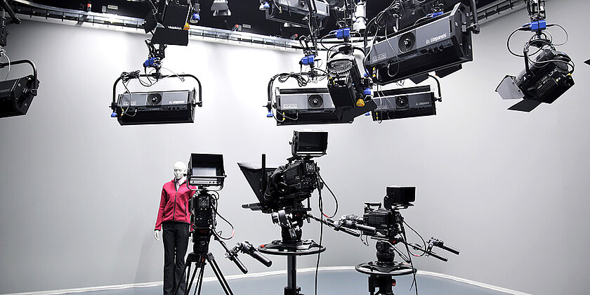 Ein professionelles Studio mit vielen Kameras
