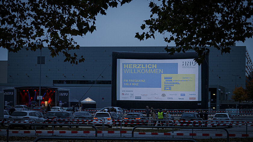The drive-in cinema graduate gala in the car park of ratiopharm arena. (opens enlarged image)